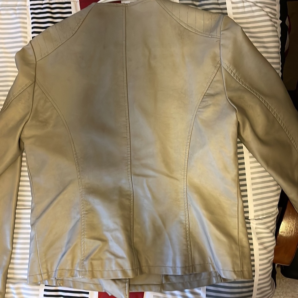 Jacket - Picture 3 of 3